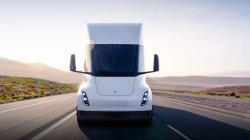 Elon Musk, müjdeyi verdi! Tesla Semi teslimatı için tarih açıklandı