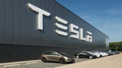 Tesla, Covid-19 ve çip krizine kafa tutuyor!